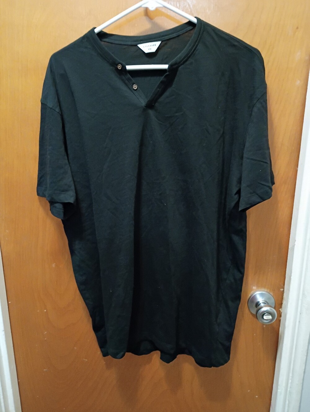 Men's Black Short-Sleeve Henley Shirt - Unbranded
